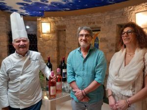 Peppe_Zullo_con_gli_sposi_Giuseppe_e_Carmen_30_anni_dopo