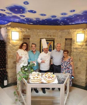 Peppe_Zullo_con_gli_sposi_e_il_sindaco_Simonelli